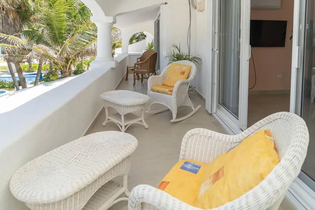 Villa Ixchel - Right On The Beach! Puerto Morelos