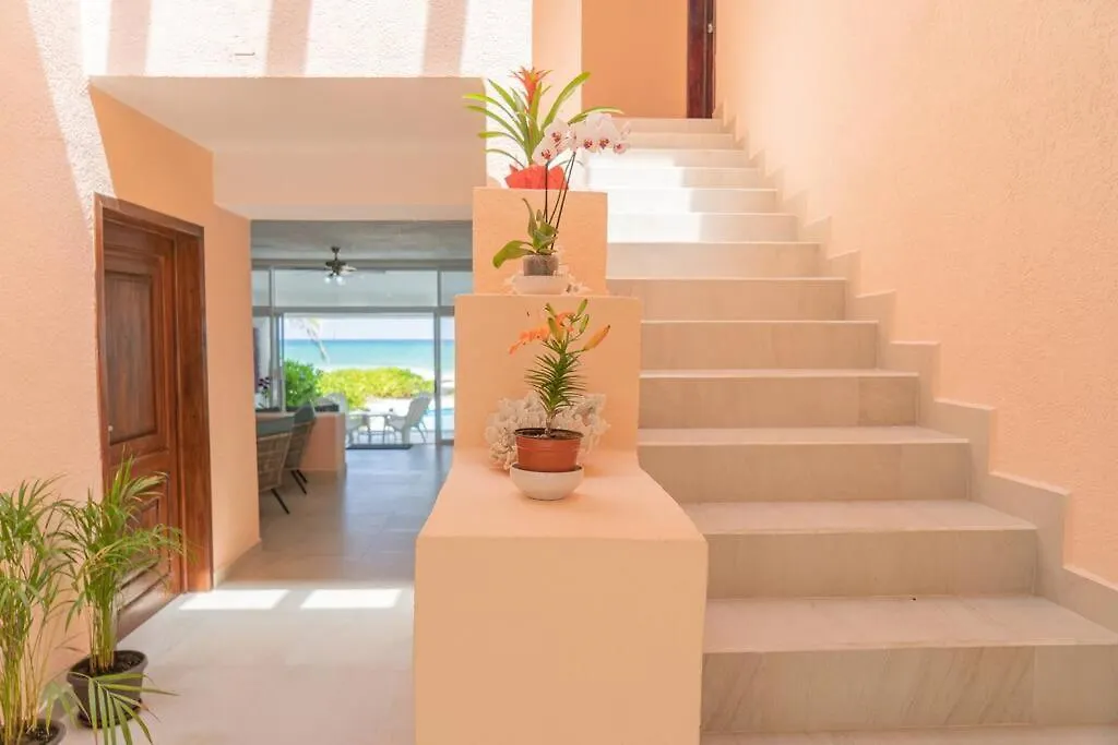Villa Ixchel - Right On The Beach! Puerto Morelos