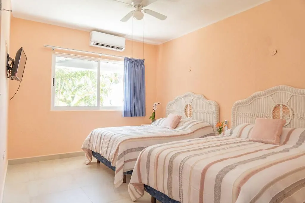 Villa Ixchel - Right On The Beach! Puerto Morelos