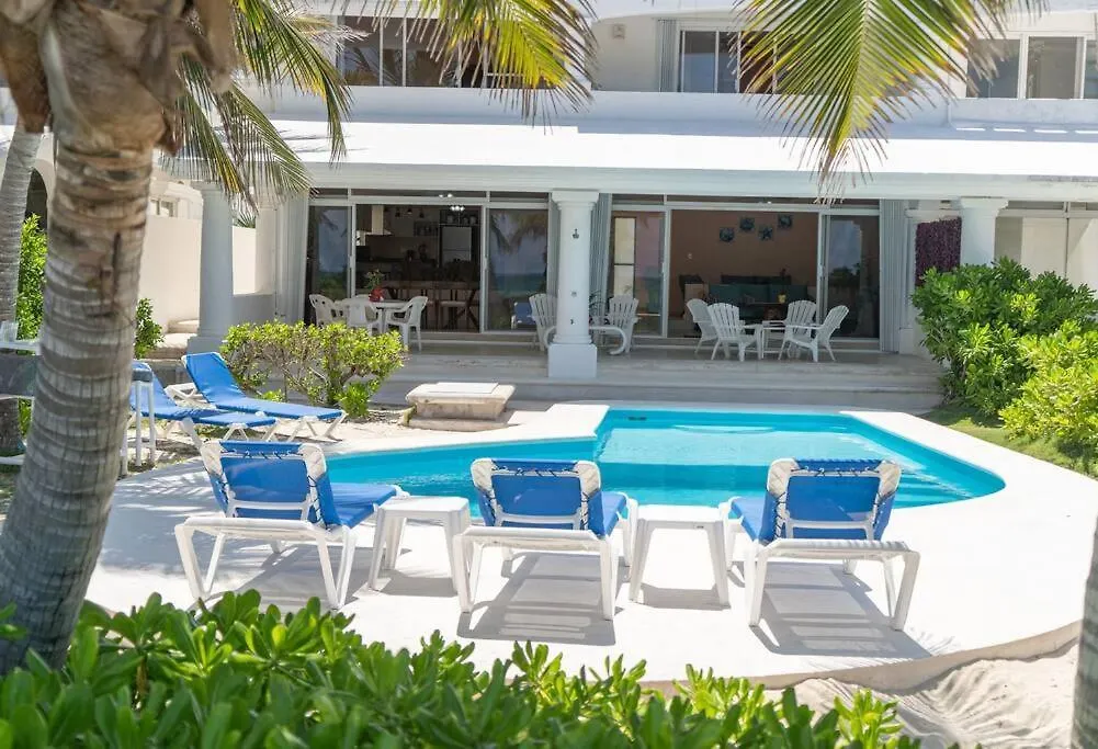 Villa Ixchel - Right On The Beach! Puerto Morelos