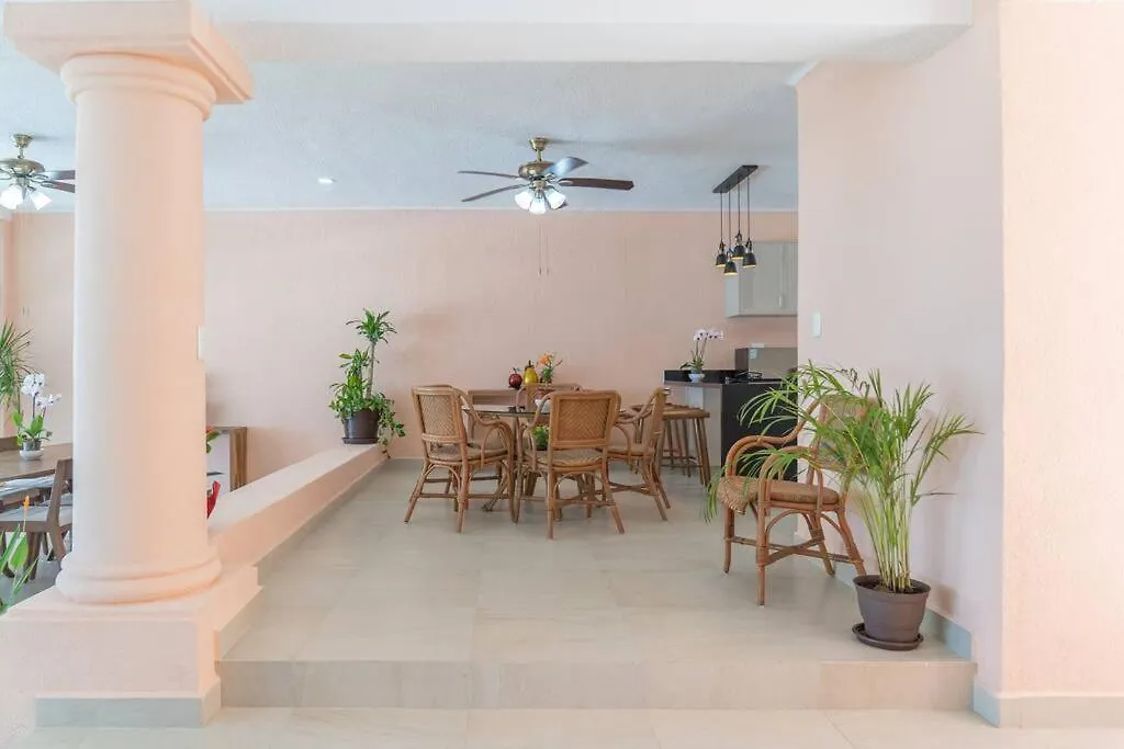 Villa Ixchel - Right On The Beach! Puerto Morelos