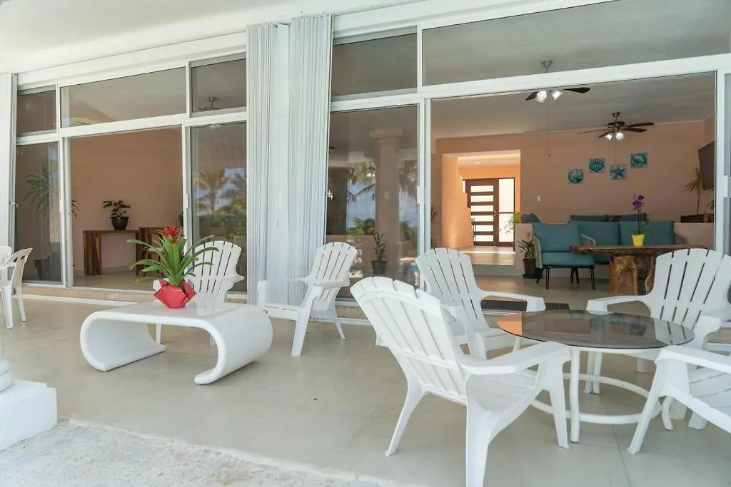 Villa Ixchel - Right On The Beach! Puerto Morelos Mexico