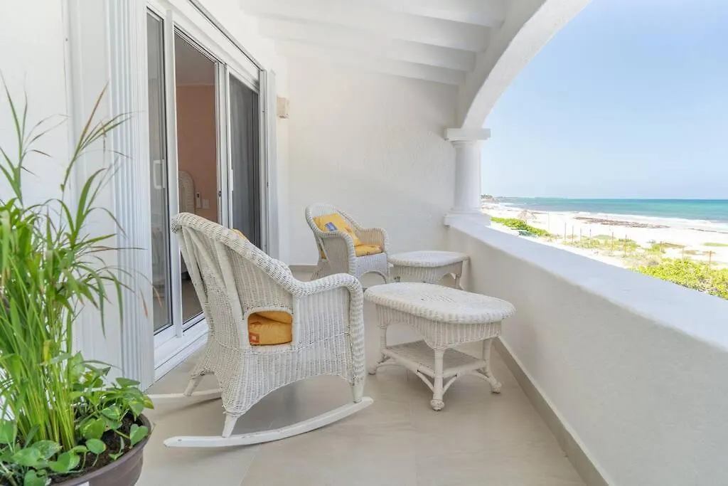 Villa Ixchel - Right On The Beach! Puerto Morelos